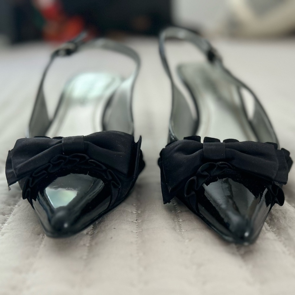 Ellen Tracy, Patent Leather, Elegant Black Bow Slingback Kitten Heels, Size 6